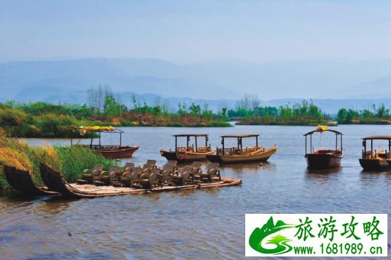 乘船游湖,乐趣多 乘船游湖,乐趣多
