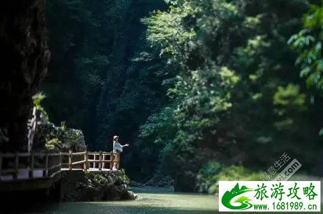万盛玻璃廊桥门票价格
