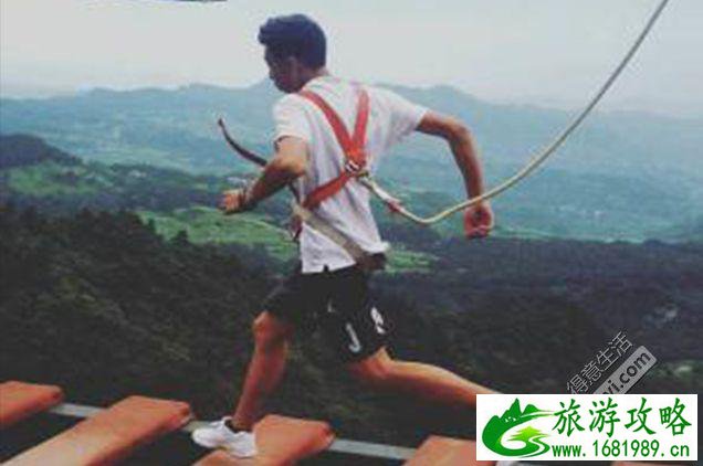 万盛玻璃廊桥门票价格