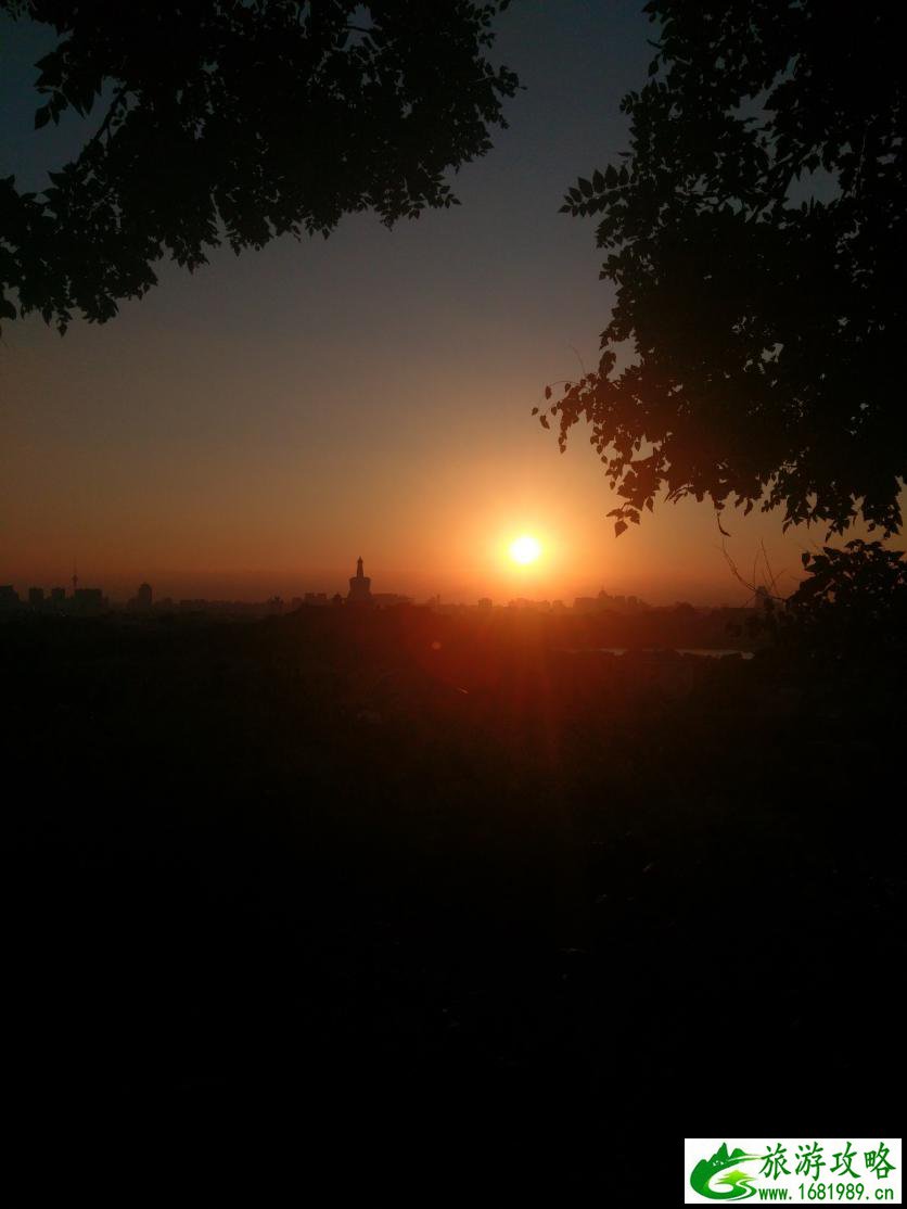 景山公园开放时间 门票以及详细攻略 景山公园开放时间 门票以及详细攻略