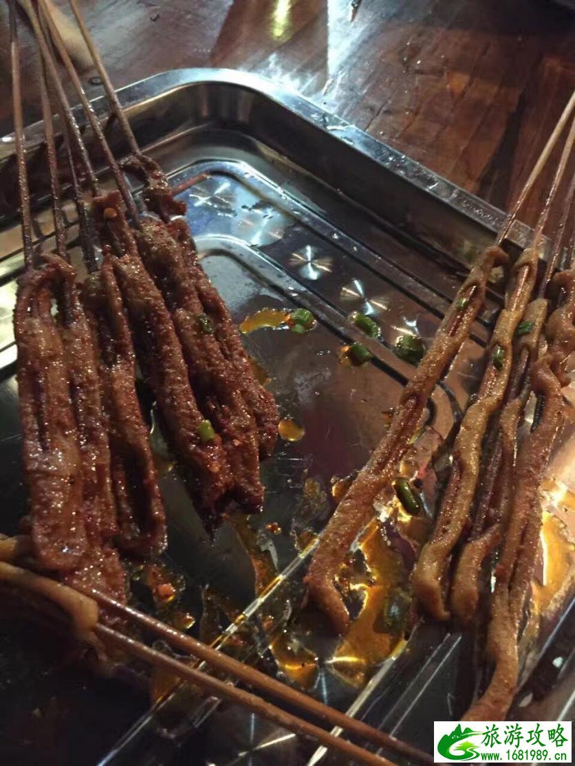 峨眉山有什么景点 峨眉山有什么好吃的 峨眉山有什么景点 峨眉山有什么好吃的