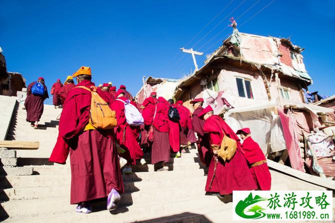 亚青寺的活佛有哪些 亚青寺旅游攻略 亚青寺的活佛有哪些 亚青寺旅游攻略