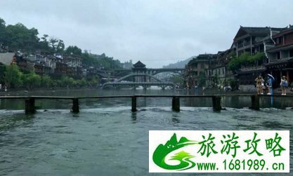 如何去凤凰古城 凤凰古镇在哪儿 关于凤凰古镇名字的由来 如何去凤凰古城 凤凰古镇在哪儿 关于凤凰古镇名字的由来