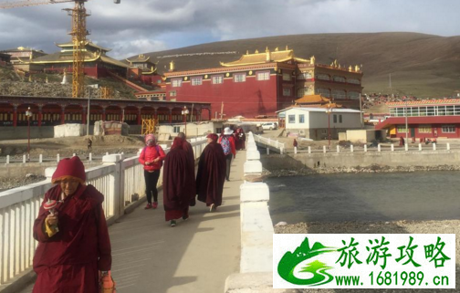 亚青寺怎么样  去亚青寺怎么走
