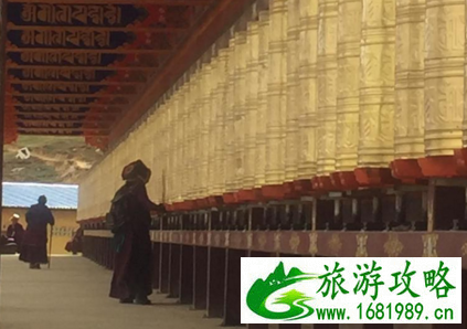 亚青寺怎么样  去亚青寺怎么走