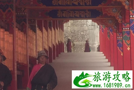 亚青寺怎么样  去亚青寺怎么走