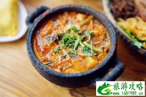 贵阳甲秀楼附近小吃一条街 美食推荐 贵阳甲秀楼附近小吃一条街 美食推荐