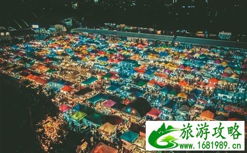 泰国曼谷哪个集市的小吃美食多 泰国曼谷有哪些集市