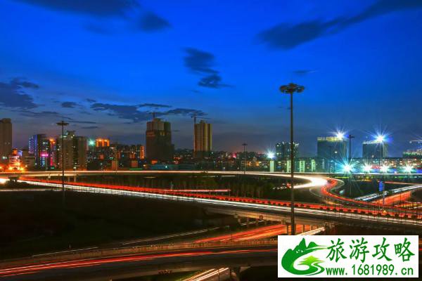 长沙小吃一条街在什么地方