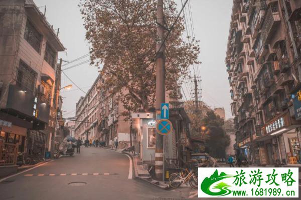 长沙小吃一条街在什么地方