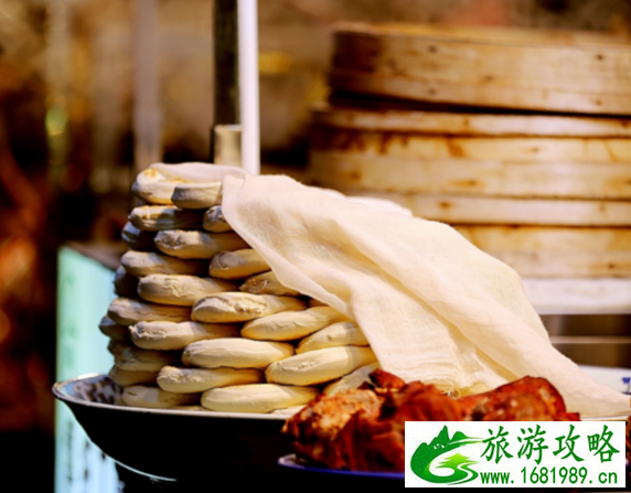 怎么在旅行中找到当地人爱去的餐馆