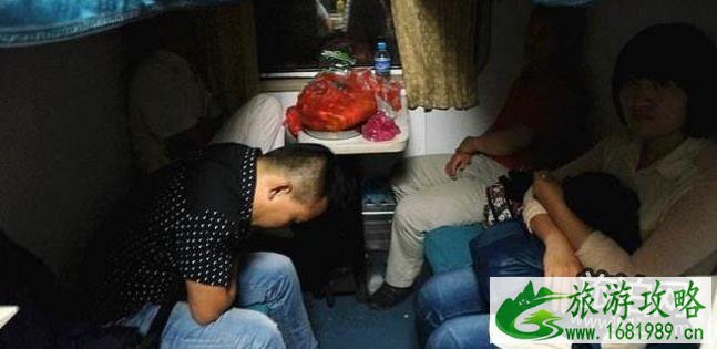 火车下铺好还是中铺好 旅行途中乘火车该选择上中下铺哪一个