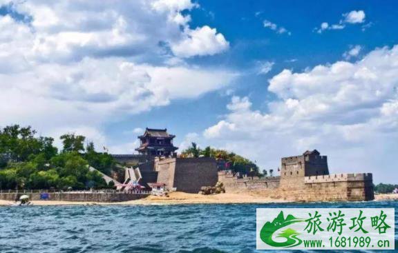 山海关景区现在开放吗?游客多吗?