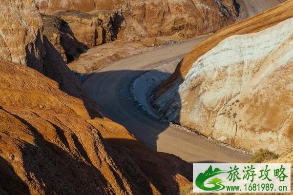 七彩丹霞和冰沟丹霞有什么区别 七彩丹霞和冰沟丹霞有什么区别
