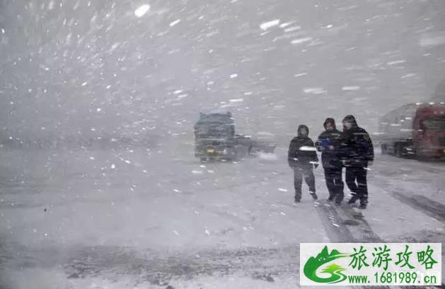 吐鲁番三十里风区成因 吐鲁番三十里风区成因