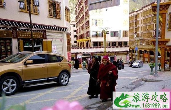德格印经院的介绍 德格旅游景点推荐 德格印经院的介绍 德格旅游景点推荐