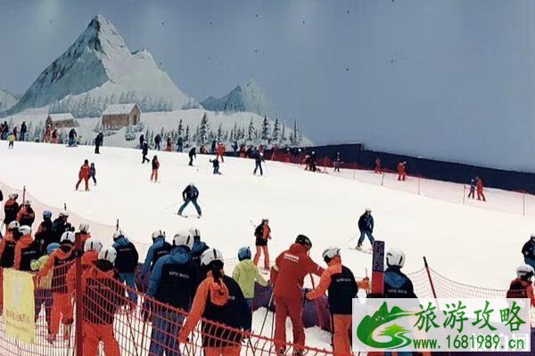 广州融创雪世界滑雪教练价格 广州融创雪世界滑雪教练价格