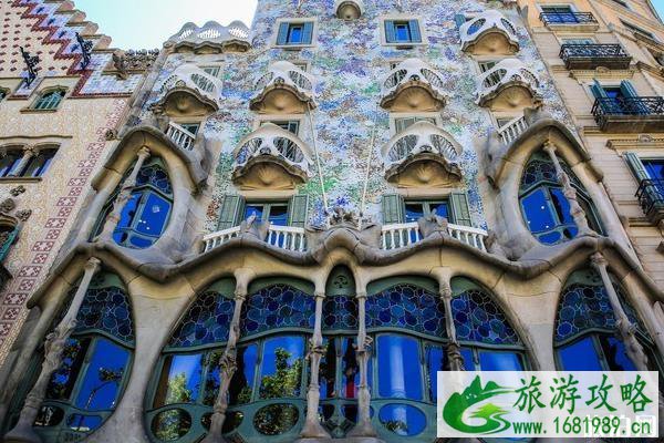 巴塞罗那旅游景点有哪些比较好玩的 巴塞罗那旅游景点有哪些比较好玩的