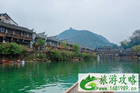 凤凰沱江泛舟多少钱 凤凰沱江泛舟白天还是晚上 凤凰沱江泛舟多少钱 凤凰沱江泛舟白天还是晚上