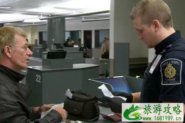 加拿大海关查电子设备(手机、电脑、微信记录) 加拿大海关查电子设备(手机、电脑、微信记录)