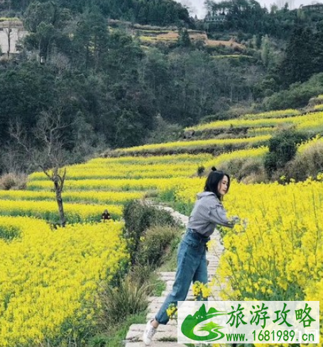 去旅游穿什么衣服好看 去旅游穿什么衣服好看