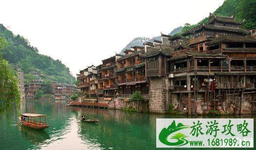 凤凰古城游玩一天一夜应该怎么安排 凤凰古城游玩一天一夜应该怎么安排