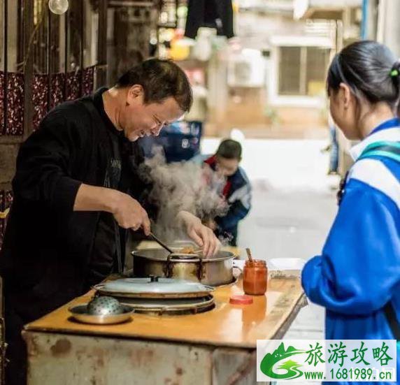 广州牛杂哪里好吃 广州小巷美食档口 广州牛杂哪里好吃 广州小巷美食档口