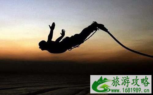蹦极时应该注意些什么