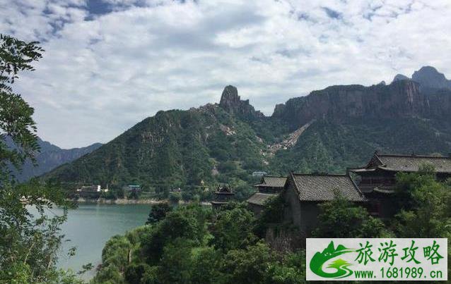 黄崖底瀑布在哪 黄崖底瀑布好玩吗 黄崖底瀑布在哪 黄崖底瀑布好玩吗