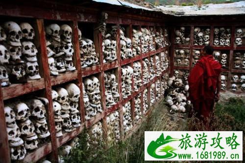 比如骷髅墙的来由 比如骷髅墙在什么地方 比如骷髅墙的来由 比如骷髅墙在什么地方