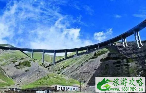新疆自驾公路有哪些 有什么好玩的景点 新疆自驾公路有哪些 有什么好玩的景点