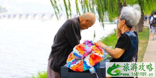 老人可以凭借身份证在景区买到优惠票吗 老人可以凭借身份证在景区买到优惠票吗