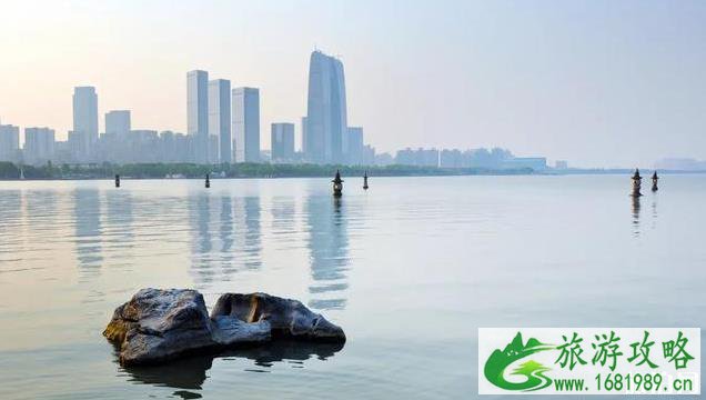 杭州西湖和苏州金鸡湖哪个更好玩 杭州西湖和苏州金鸡湖哪个更好玩